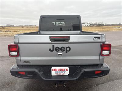 2020 Jeep Gladiator Sport   - Photo 6 - South Sioux City, NE 68776