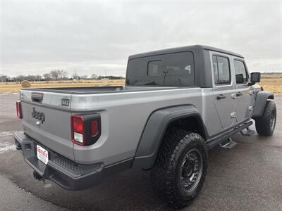 2020 Jeep Gladiator Sport   - Photo 7 - South Sioux City, NE 68776