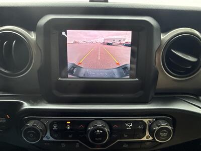 2020 Jeep Gladiator Sport   - Photo 28 - South Sioux City, NE 68776