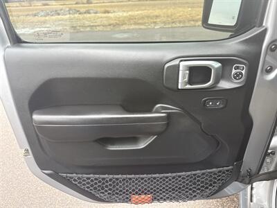 2020 Jeep Gladiator Sport   - Photo 17 - South Sioux City, NE 68776