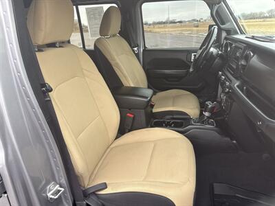 2020 Jeep Gladiator Sport   - Photo 24 - South Sioux City, NE 68776