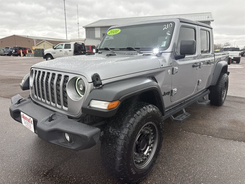 2020 Jeep Gladiator Sport   - Photo 1 - South Sioux City, NE 68776