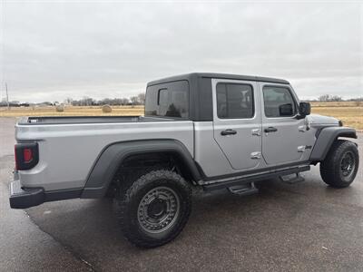 2020 Jeep Gladiator Sport   - Photo 8 - South Sioux City, NE 68776