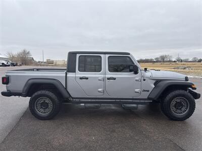 2020 Jeep Gladiator Sport   - Photo 9 - South Sioux City, NE 68776