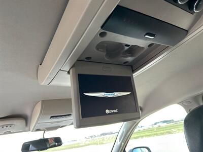 2015 Chrysler Town & Country Touring   - Photo 15 - South Sioux City, NE 68776
