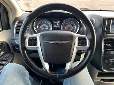 2015 Chrysler Town & Country Touring   - Photo 22 - South Sioux City, NE 68776