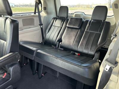 2015 Chrysler Town & Country Touring   - Photo 14 - South Sioux City, NE 68776