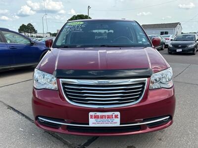 2015 Chrysler Town & Country Touring   - Photo 8 - South Sioux City, NE 68776