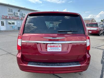 2015 Chrysler Town & Country Touring   - Photo 4 - South Sioux City, NE 68776
