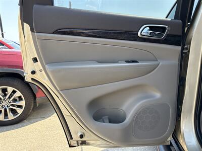 2011 Jeep Grand Cherokee Laredo   - Photo 17 - South Sioux City, NE 68776