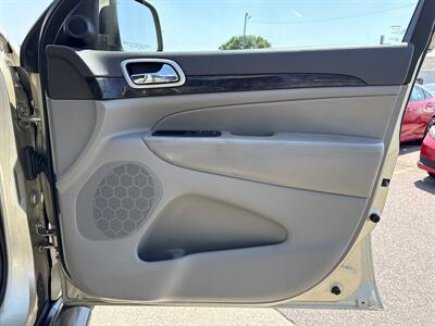 2011 Jeep Grand Cherokee Laredo   - Photo 20 - South Sioux City, NE 68776