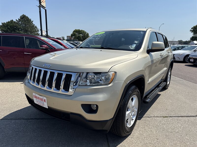2011 Jeep Grand Cherokee Laredo   - Photo 1 - South Sioux City, NE 68776