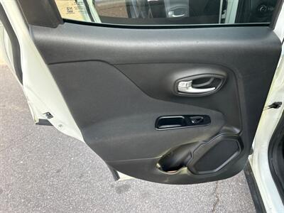 2020 Jeep Renegade Latitude   - Photo 19 - South Sioux City, NE 68776