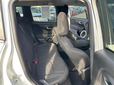 2020 Jeep Renegade Latitude   - Photo 13 - South Sioux City, NE 68776