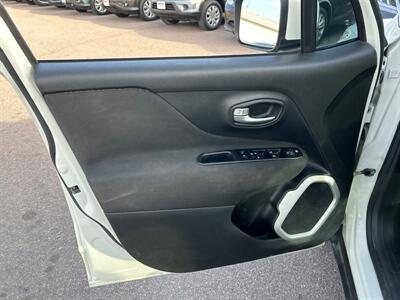 2020 Jeep Renegade Latitude   - Photo 18 - South Sioux City, NE 68776