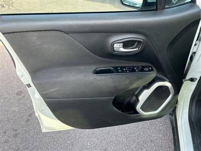 2020 Jeep Renegade Latitude   - Photo 16 - South Sioux City, NE 68776