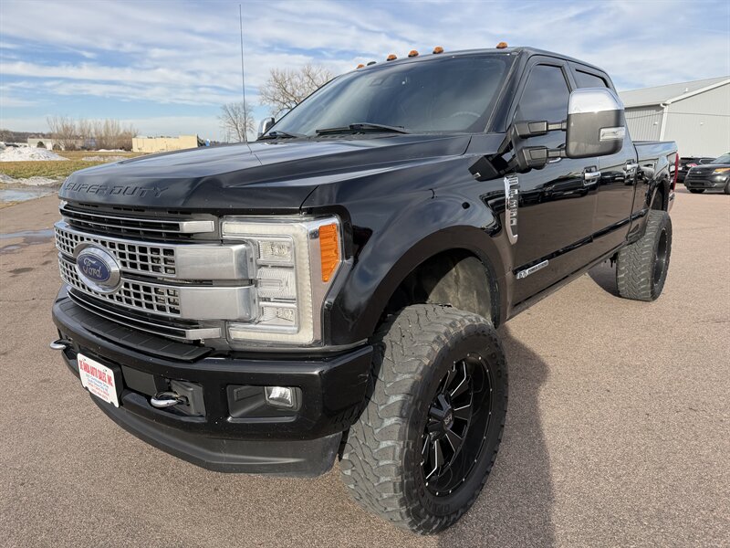 2017 Ford F-350 Super Duty Platinum   - Photo 1 - South Sioux City, NE 68776