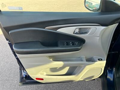 2019 Honda Ridgeline RTL-T   - Photo 10 - South Sioux City, NE 68776