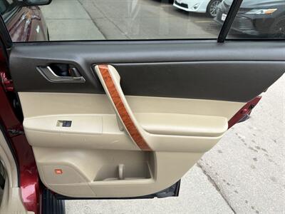 2010 Toyota Highlander Limited - Photo 23 - South Sioux City, NE 68776
