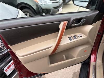 2010 Toyota Highlander Limited - Photo 13 - South Sioux City, NE 68776
