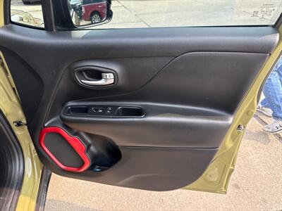 2015 Jeep Renegade Trailhawk   - Photo 26 - South Sioux City, NE 68776