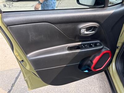 2015 Jeep Renegade Trailhawk   - Photo 18 - South Sioux City, NE 68776