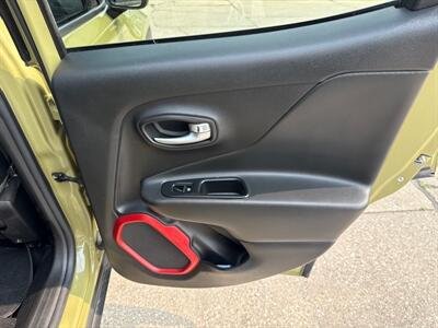 2015 Jeep Renegade Trailhawk   - Photo 24 - South Sioux City, NE 68776