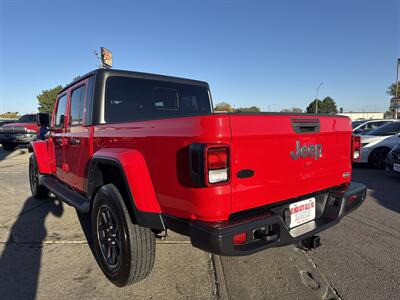 2021 Jeep Gladiator Overland   - Photo 5 - South Sioux City, NE 68776