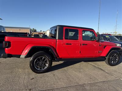 2021 Jeep Gladiator Overland   - Photo 8 - South Sioux City, NE 68776