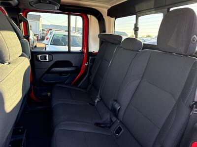 2021 Jeep Gladiator Overland   - Photo 15 - South Sioux City, NE 68776