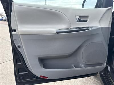 2013 Toyota Sienna SE 8-Passenger   - Photo 15 - South Sioux City, NE 68776