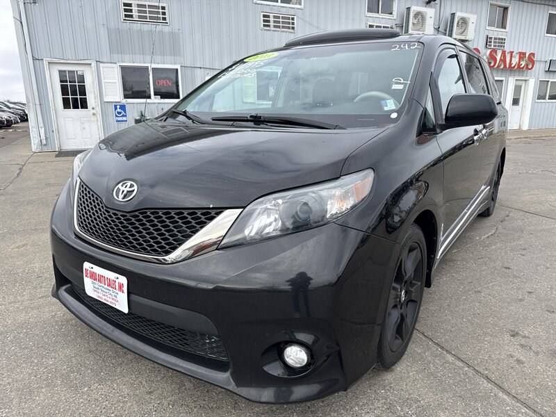 2013 Toyota Sienna SE 8-Passenger   - Photo 1 - South Sioux City, NE 68776