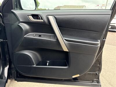 2012 Toyota Highlander   - Photo 19 - South Sioux City, NE 68776