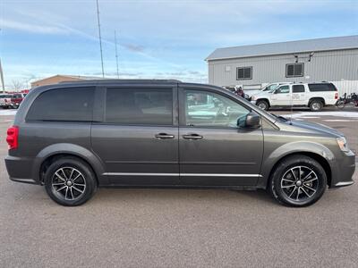 2016 Dodge Grand Caravan R/T   - Photo 9 - South Sioux City, NE 68776