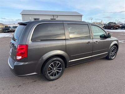 2016 Dodge Grand Caravan R/T   - Photo 8 - South Sioux City, NE 68776