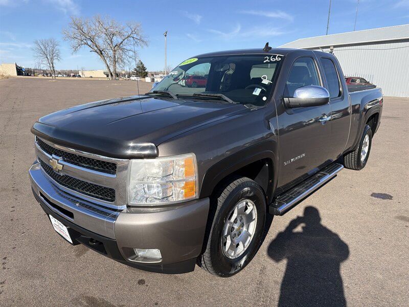 2011 Chevrolet Silverado 1500 LT   - Photo 1 - South Sioux City, NE 68776