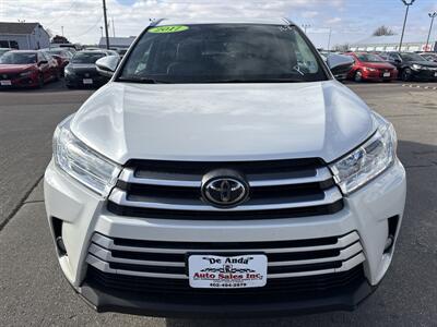 2017 Toyota Highlander XLE   - Photo 12 - South Sioux City, NE 68776