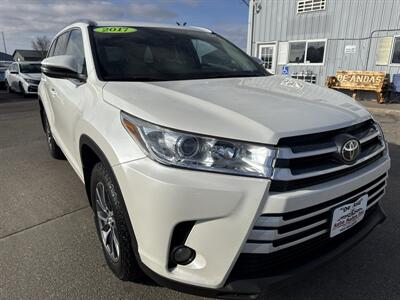 2017 Toyota Highlander XLE   - Photo 11 - South Sioux City, NE 68776