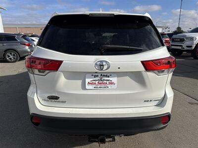 2017 Toyota Highlander XLE   - Photo 6 - South Sioux City, NE 68776