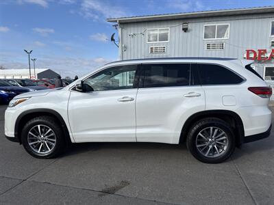 2017 Toyota Highlander XLE   - Photo 3 - South Sioux City, NE 68776