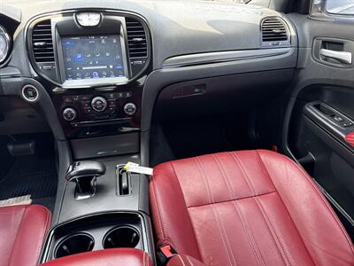 2012 Chrysler 300 Series S V6   - Photo 21 - South Sioux City, NE 68776