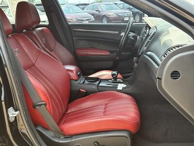 2012 Chrysler 300 Series S V6   - Photo 17 - South Sioux City, NE 68776