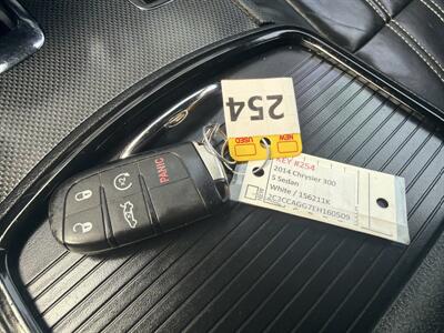 2014 Chrysler 300 Series S   - Photo 41 - South Sioux City, NE 68776