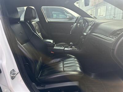 2014 Chrysler 300 Series S   - Photo 25 - South Sioux City, NE 68776