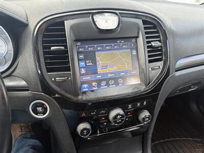 2014 Chrysler 300 Series S   - Photo 29 - South Sioux City, NE 68776