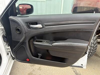 2014 Chrysler 300 Series S   - Photo 26 - South Sioux City, NE 68776