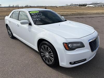 2014 Chrysler 300 Series S   - Photo 11 - South Sioux City, NE 68776