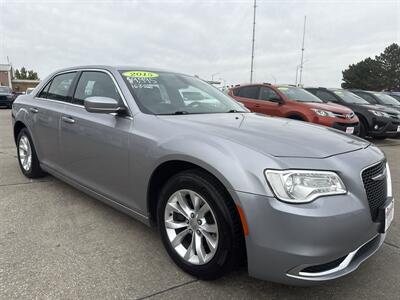 2015 Chrysler 300 Limited   - Photo 11 - South Sioux City, NE 68776