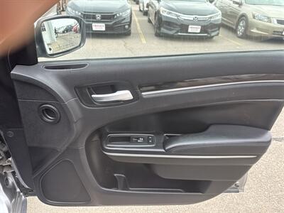 2015 Chrysler 300 Limited   - Photo 23 - South Sioux City, NE 68776