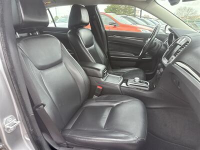 2015 Chrysler 300 Limited   - Photo 24 - South Sioux City, NE 68776